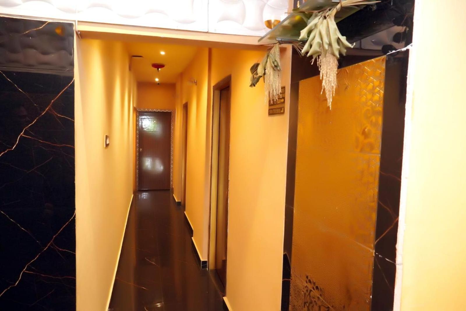 Hotel Golden Plaza Vashi Ngoại thất bức ảnh
